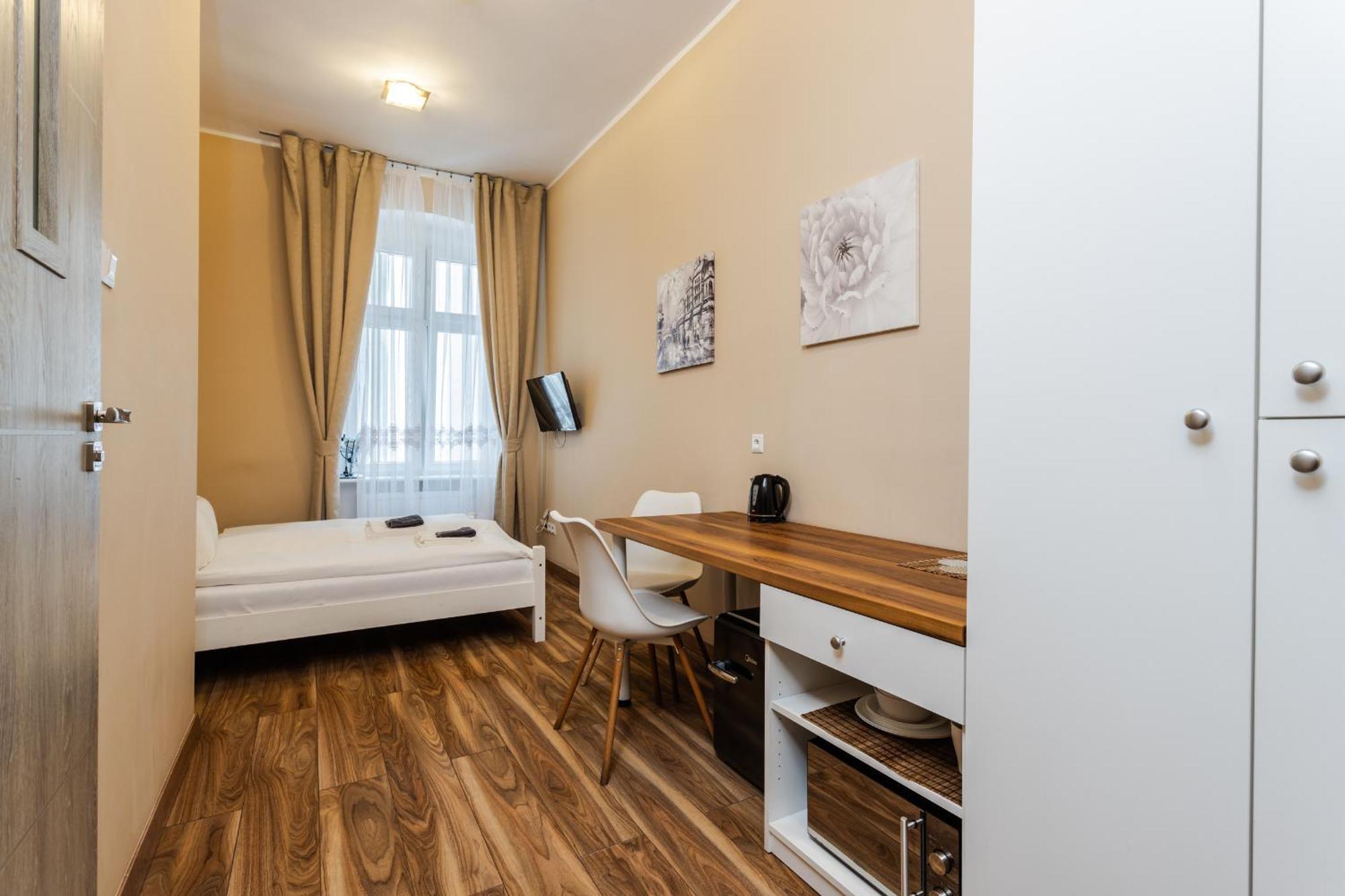 Apartamento Functional And Comfortable Very Berry In By Renters
