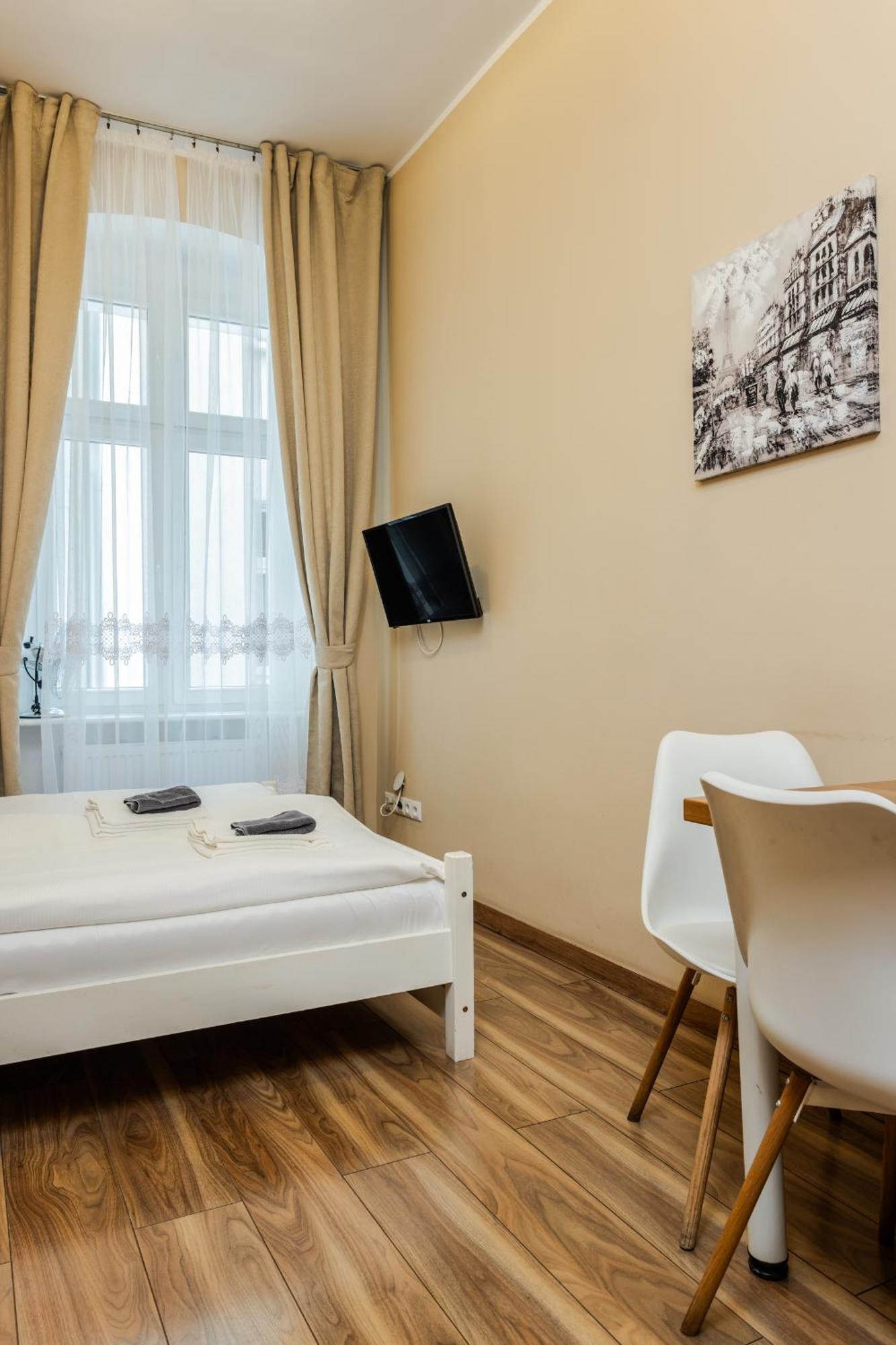 Functional And Comfortable Very Berry In By Renters *