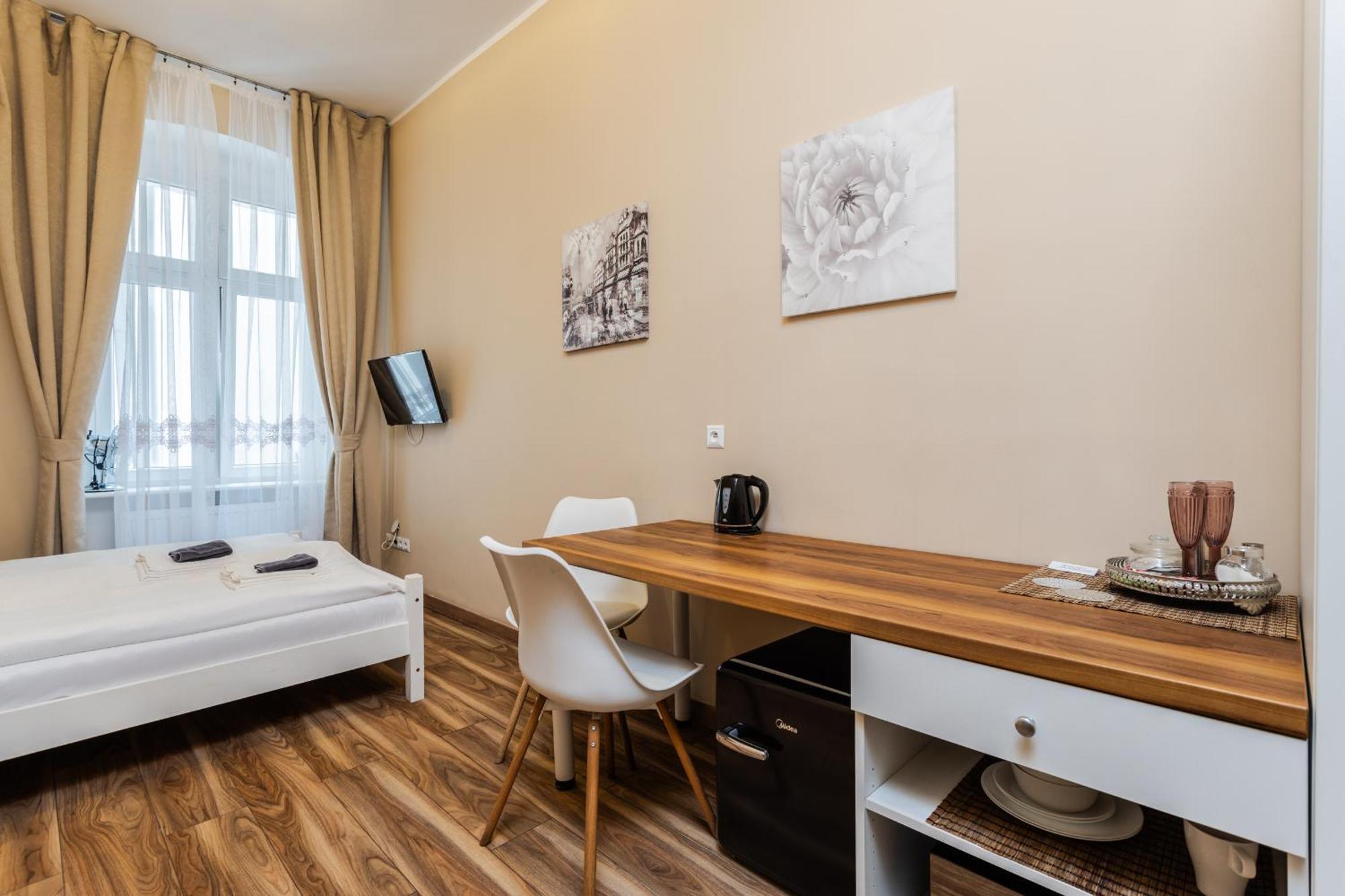 Functional And Comfortable Very Berry In By Renters * Poznań
