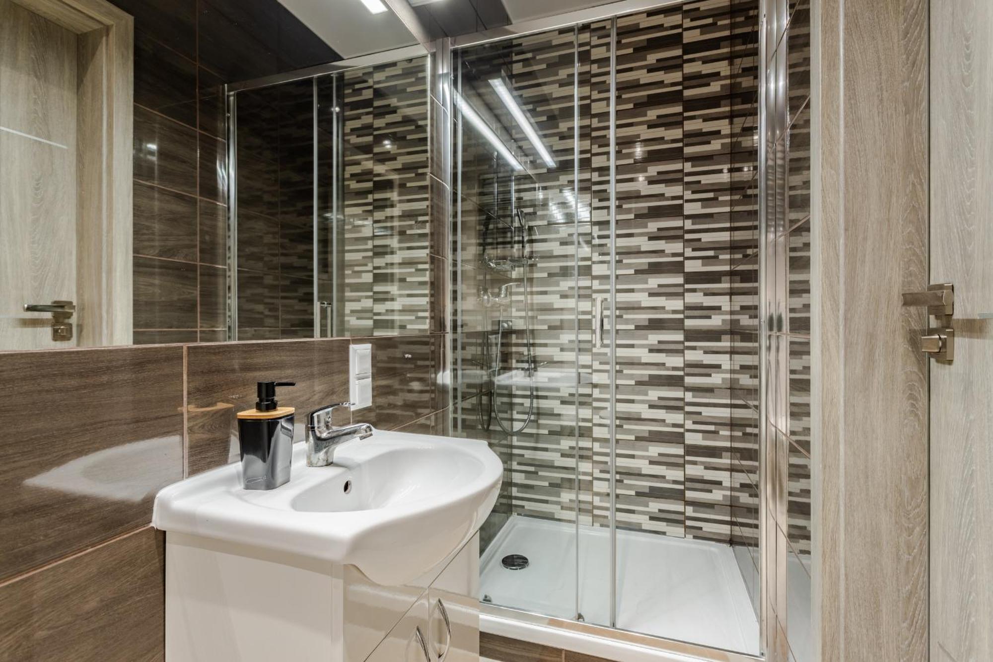 Apartamento Functional And Comfortable Very Berry In By Renters Poznań