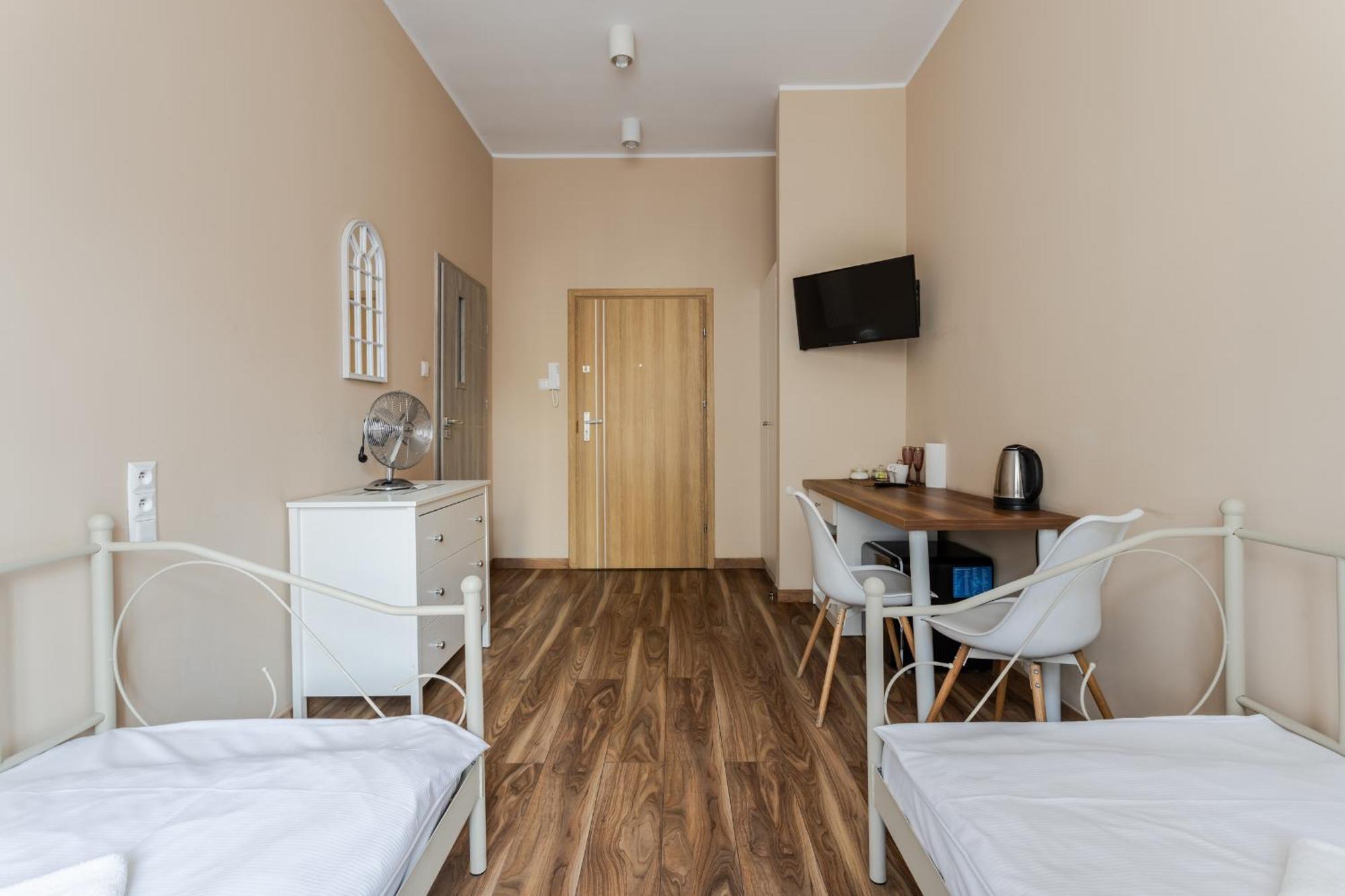 Apartamento Functional And Comfortable Very Berry In By Renters Poznań