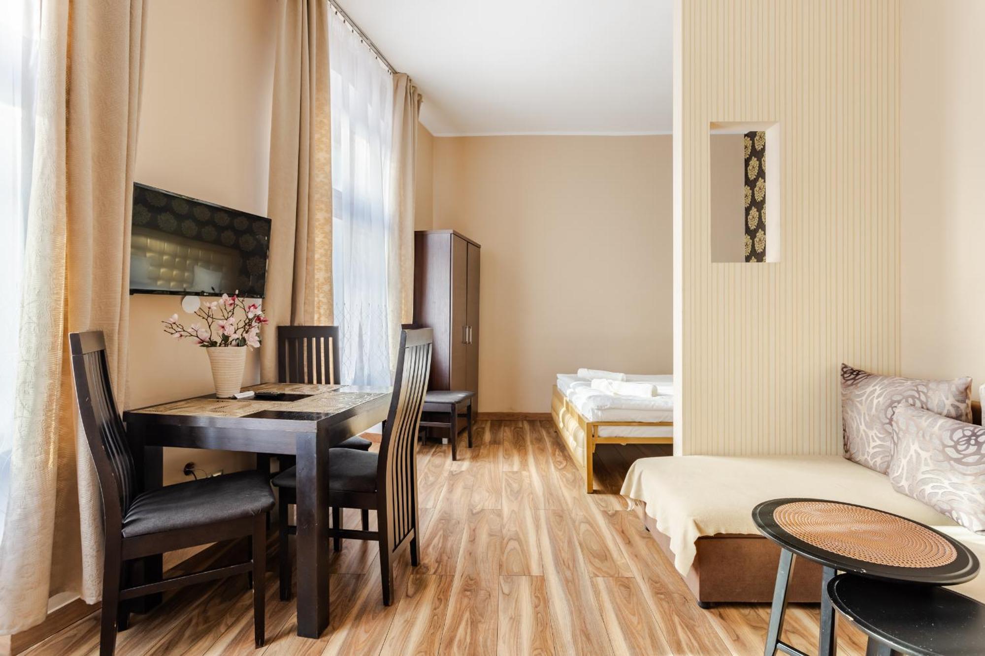 Apartamento Functional And Comfortable Very Berry In By Renters Poznań