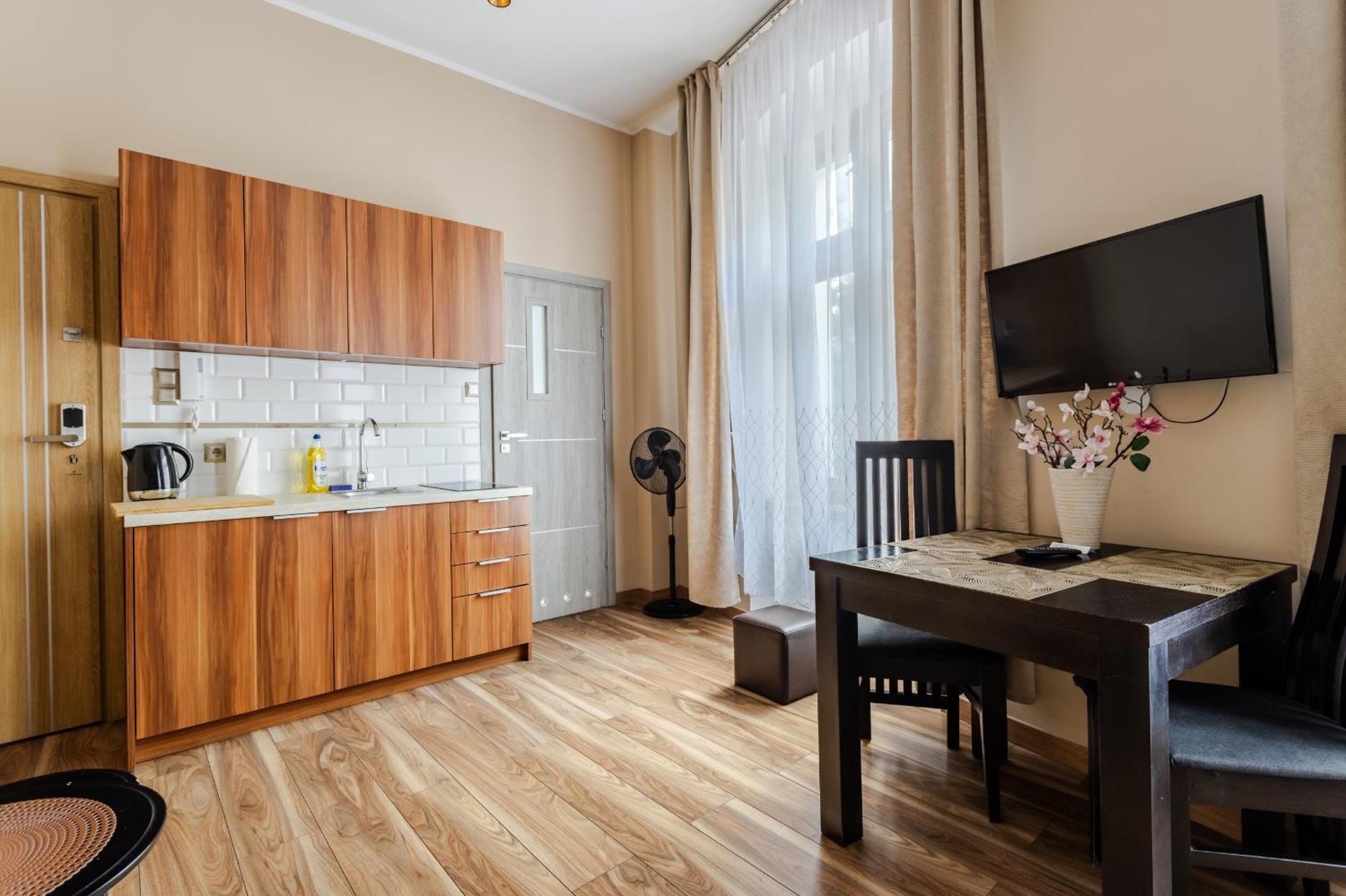 Functional And Comfortable Very Berry In By Renters *